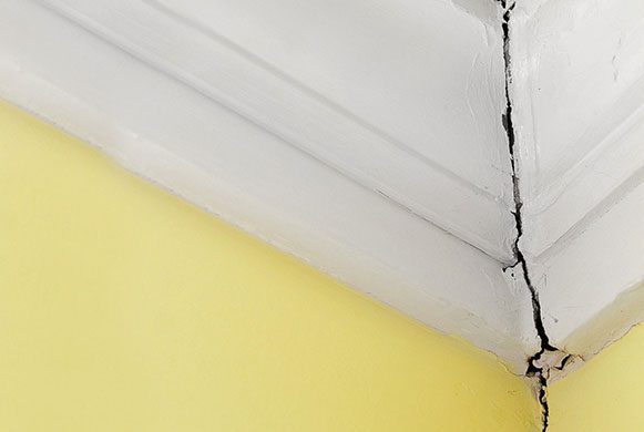Early warning signs of diagonal cracks on a Midwest home