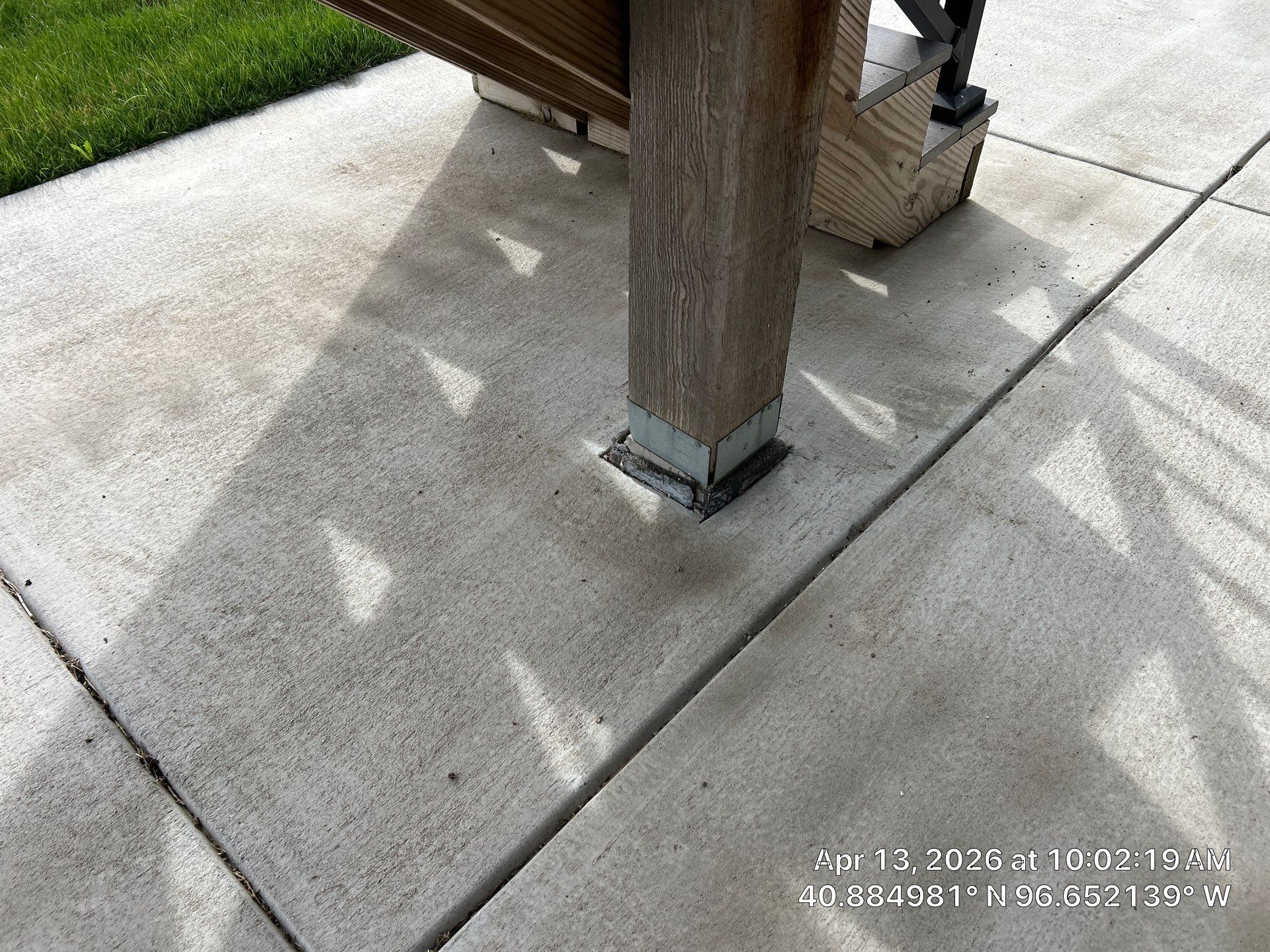 Early warning signs of cracking expansion joints on a Midwest home